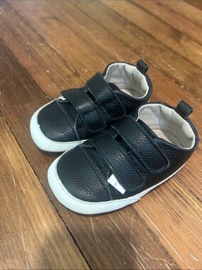 Kids Black Little Love Bug Barefoot Sneakers
